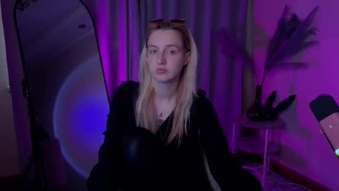 aishiro online show from September 2025 01:34:02 PM