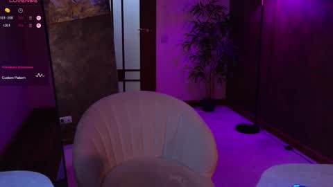 aishiro online show from September 2025 06:10:01 PM