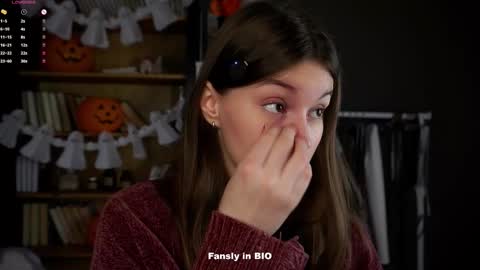 Snapshot of aislyfarran chatting on October 2025 01:08:02 AM Aliza online show from October 2025 01:08:02 AM