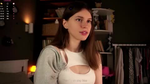 Snapshot of aislyfarran chatting on November 2025 01:15:01 AM Aliza online show from November 2025 01:15:01 AM