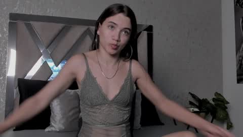 little aitana  online show from January 2025 12:45:02 PM