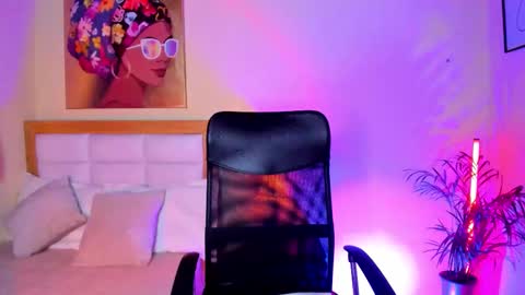 Aitana Brown online show from February 2026 09:33:01 PM