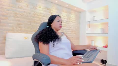  AITANA online show from February 2026 03:38:02 AM