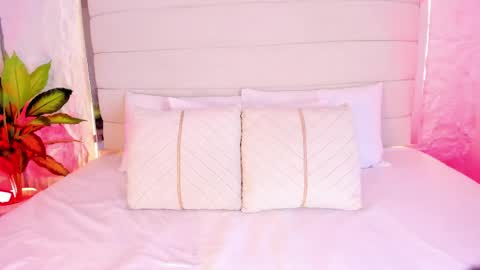 aitananoa online show from April 2026 08:17:01 PM