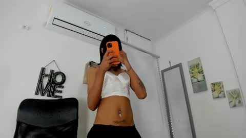 Snapshot of aithana_queen chatting on July 2026 08:11:02 PM aithana_queen online show from July 2026 08:11:02 PM