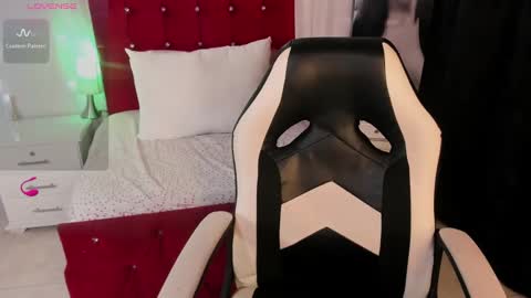 Snapshot of aixiasaenz chatting on January 2025 08:27:01 PM wanda online show from January 2025 08:27:01 PM