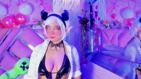 Snapshot of akane_hikari_ chatting on February 2026 04:32:01 AM akane hikari online show from February 2026 04:32:01 AM