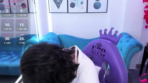 Azaka  online show from November 2025 02:53:02 PM