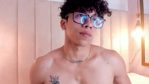 akazaboy online show from November 2025 04:36:01 AM