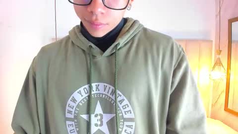 akazaboy online show from November 2025 04:26:02 AM