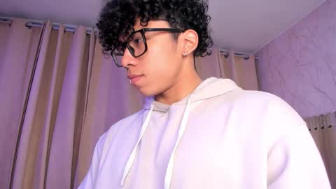 Snapshot of akazaboy chatting on January 2026 04:48:02 AM akazaboy online show from January 2026 04:48:02 AM