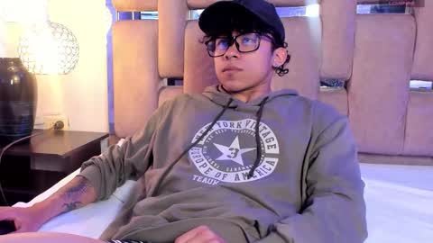 Snapshot of akazaboy chatting on February 2026 04:32:01 AM akazaboy online show from February 2026 04:32:01 AM