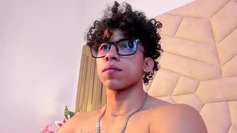 Snapshot of akazaboy chatting on March 2026 06:02:01 AM akazaboy online show from March 2026 06:02:01 AM