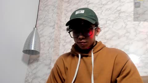 Snapshot of akazaboy chatting on April 2026 05:12:02 AM akazaboy online show from April 2026 05:12:02 AM