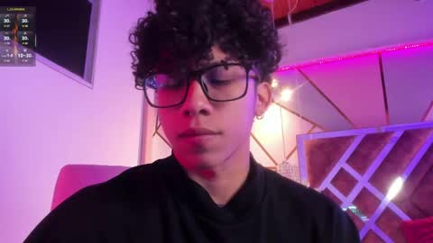 Snapshot of akazaboy chatting on April 2026 05:52:01 AM akazaboy online show from April 2026 05:52:01 AM