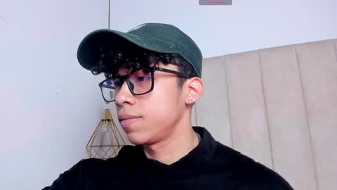 Snapshot of akazaboy chatting on April 2026 08:23:01 PM akazaboy online show from April 2026 08:23:01 PM