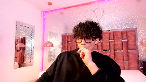 Snapshot of akazaboy chatting on April 2026 06:11:02 AM akazaboy online show from April 2026 06:11:02 AM