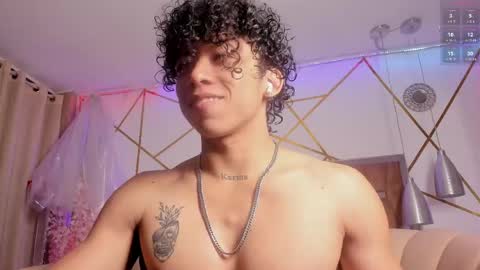 Snapshot of akazaboy chatting on April 2026 05:33:01 AM akazaboy online show from April 2026 05:33:01 AM