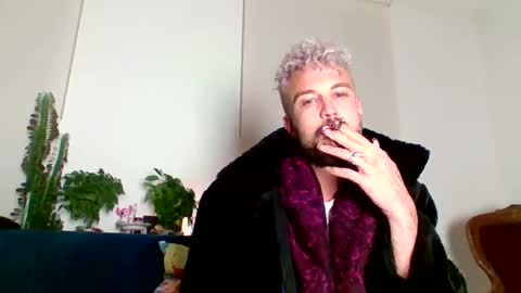 Snapshot of aki1080be chatting on October 2025 07:25:01 PM Sweet moment online show from October 2025 07:25:01 PM