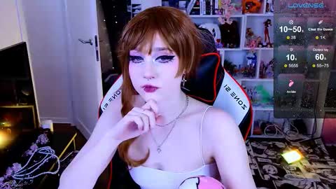 Snapshot of aki__ra chatting on March 2026 12:03:01 AM Aki online show from March 2026 12:03:01 AM