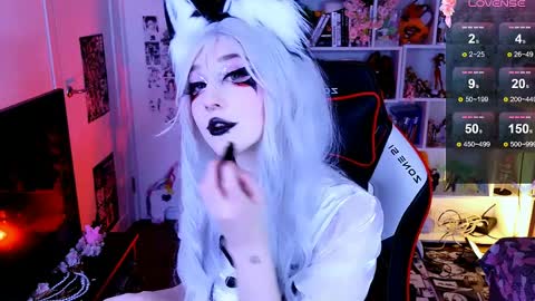 Snapshot of aki__ra chatting on April 2026 10:40:02 PM Aki online show from April 2026 10:40:02 PM