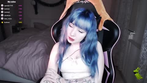 akirahartyx online show from December 2024 03:13:02 PM