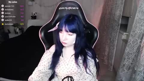 akirahartyx online show from October 2025 03:34:02 PM