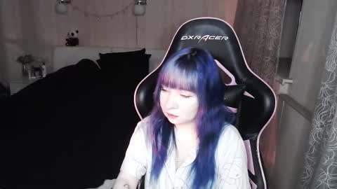 akirahartyx online show from January 2026 04:01:01 PM