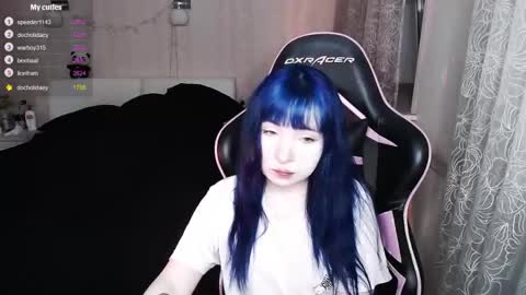 akirahartyx online show from April 2026 03:45:01 PM