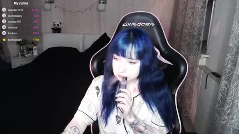 akirahartyx online show from April 2026 04:50:02 PM