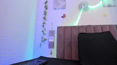 akirastone_ online show from October 2025 12:28:01 PM