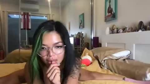 Snapshot of akirazayy chatting on December 2025 08:32:02 AM Akira Zay online show from December 2025 08:32:02 AM