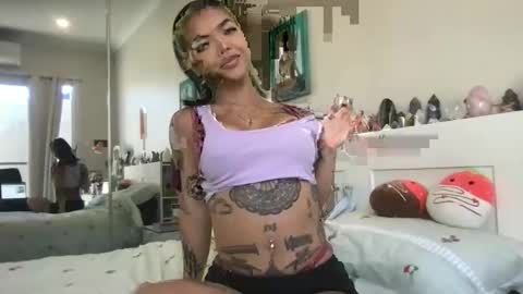 Snapshot of akirazayy chatting on January 2026 09:50:01 PM Akira Zay online show from January 2026 09:50:01 PM