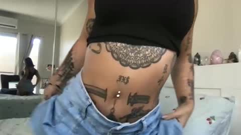 Snapshot of akirazayy chatting on January 2026 09:17:01 PM Akira Zay online show from January 2026 09:17:01 PM