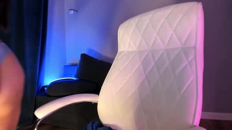 Snapshot of akura_01 chatting on November 2025 02:31:02 AM Akura is here 3 online show from November 2025 02:31:02 AM