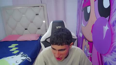 Akyra latin online show from February 2026 12:33:02 PM