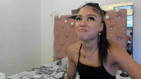 Snapshot of alaia2_ chatting on May 2026 01:10:02 PM Alaia2 online show from May 2026 01:10:02 PM