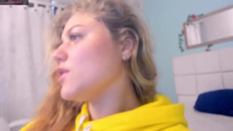 Alaia online show from February 2025 04:32:01 PM