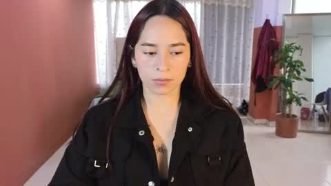 Alaia Skater online show from September 2025 08:09:01 PM