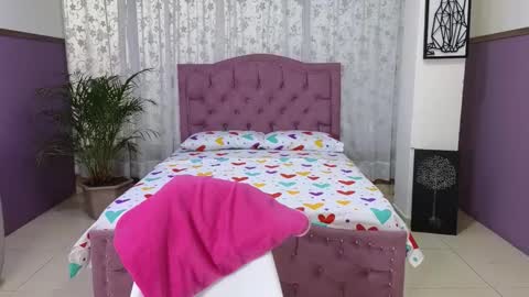 Alaia Skater online show from October 2025 10:49:02 AM