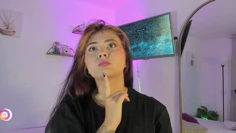 Snapshot of alaiarogerss chatting on April 2026 10:24:02 AM online show from April 2026 10:24:02 AM