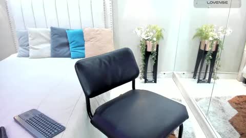     online show from April 2026 07:58:01 PM