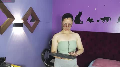 Alaiia    online show from January 2026 06:33:02 PM