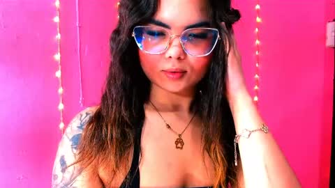 Snapshot of alaiia_rosse chatting on March 2026 10:43:02 PM Alaiia online show from March 2026 10:43:02 PM