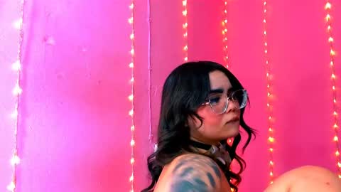 Snapshot of alaiia_rosse chatting on April 2026 12:15:02 AM Alaiia online show from April 2026 12:15:02 AM