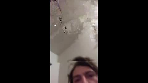 Snapshot of alain420 chatting on December 2024 01:18:02 AM Tom online show from December 2024 01:18:02 AM