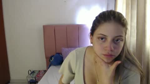 Snapshot of alaina_blessed chatting on October 2025 07:22:01 PM alaina_blessed online show from October 2025 07:22:01 PM