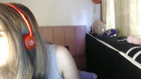 Snapshot of alaina_blessed chatting on May 2026 10:15:01 PM alaina_blessed online show from May 2026 10:15:01 PM
