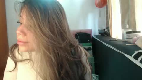 Snapshot of alaina_blessed chatting on May 2026 03:40:01 PM alaina_blessed online show from May 2026 03:40:01 PM