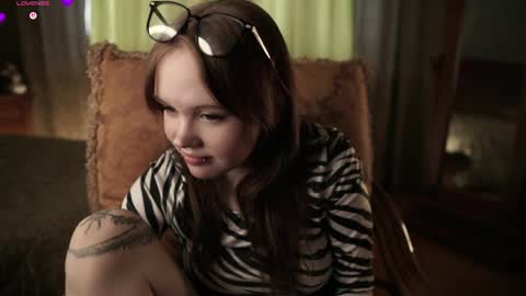 Snapshot of alainejomes chatting on April 2026 04:06:02 AM VETTA online show from April 2026 04:06:02 AM